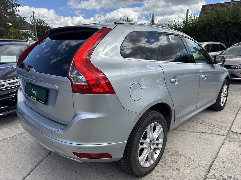 Volvo XC60 - fotka 2 z 7