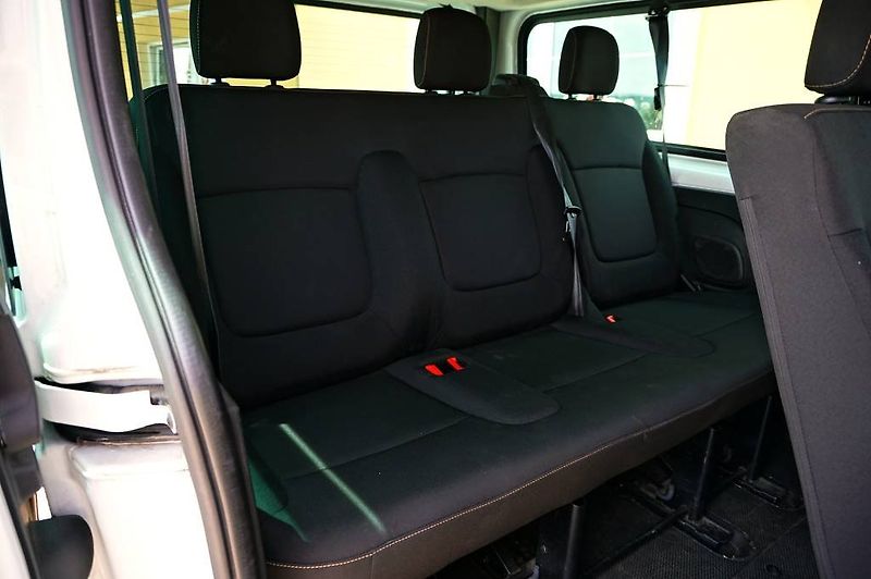 Renault Trafic (2018) PASSANGER 1,6 DCI 92 kW - fotka 12 z 31