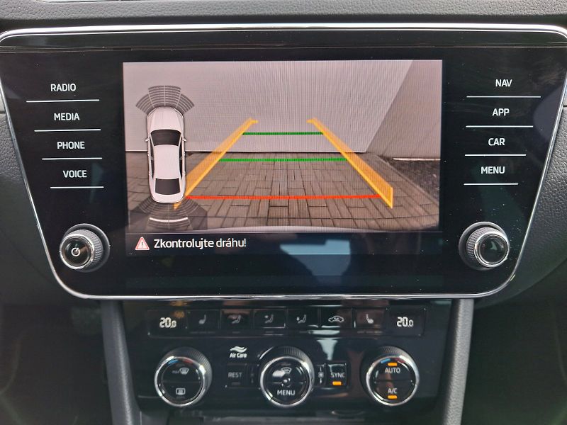 Škoda Superb (2019) Style Extra DSG 2,0TDi 140kW - fotka 24 z 35