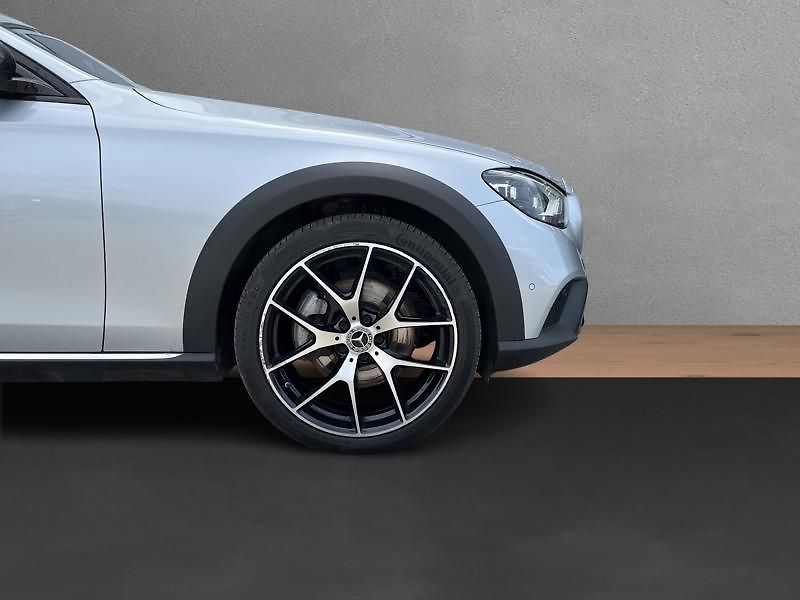 Mercedes-Benz Třídy E E-Třída 220 d 4MATIC All-Terra - fotka 9 z 21