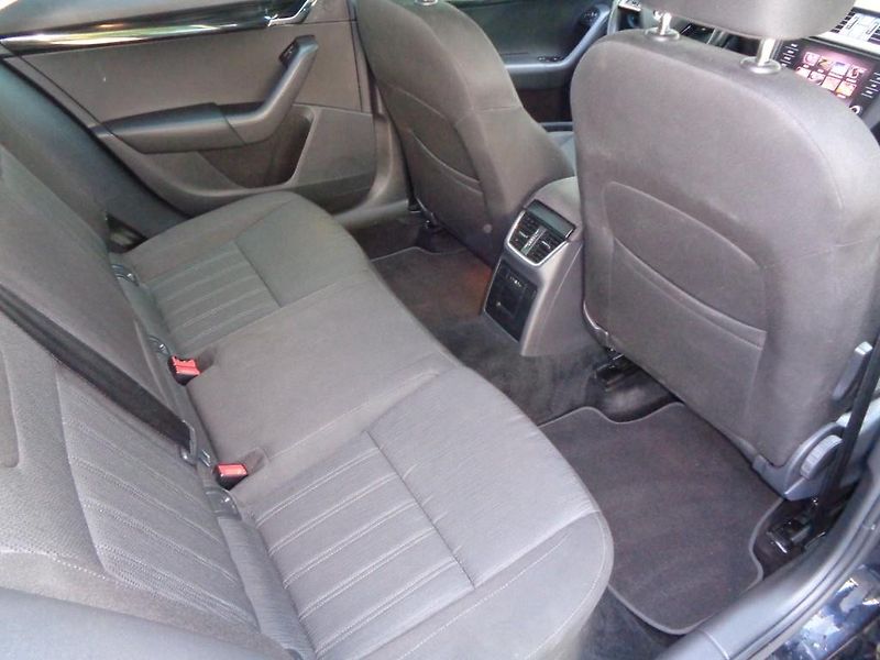 Škoda Octavia 2.0 TDI DSG STYLE PLUS 110 KW - fotka 23 z 29