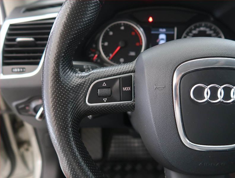 Audi Q5 (2012) 2.0 TDI, 4X4, Automat, Navi - fotka 19 z 24