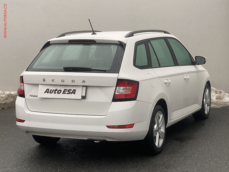 Škoda Fabia (2022) 1.0 TSi, ČR, Ambition - fotka 4 z 17