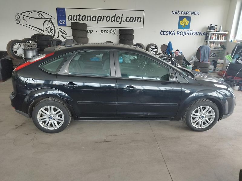 Ford Focus (2006) 2,0i,107KW,AUTOMAT,XEN,ALU,NAV - fotka 4 z 36