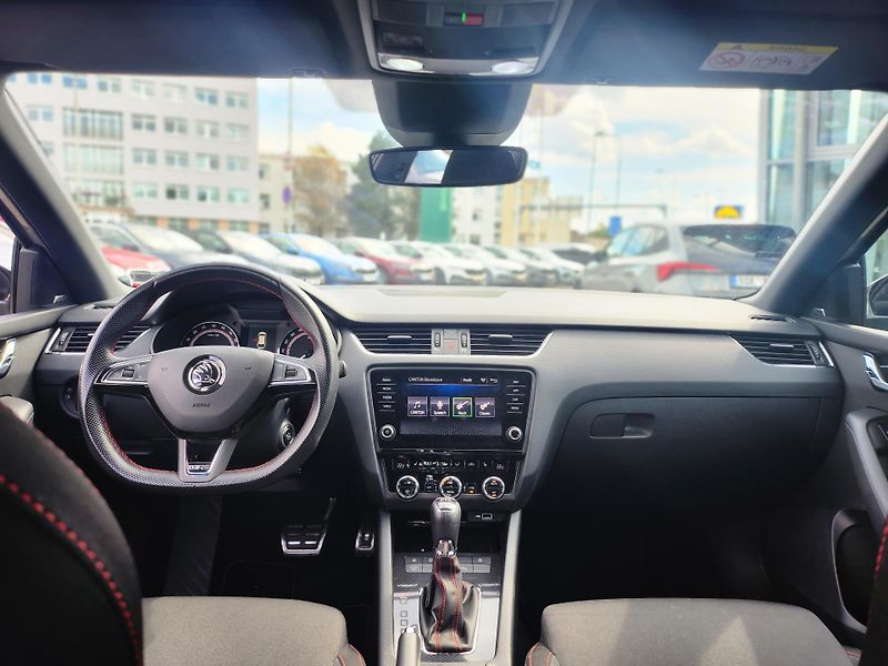 Škoda Octavia RS 2.0 TDI 135kw DSG 4X4 Combi - fotka 5 z 25