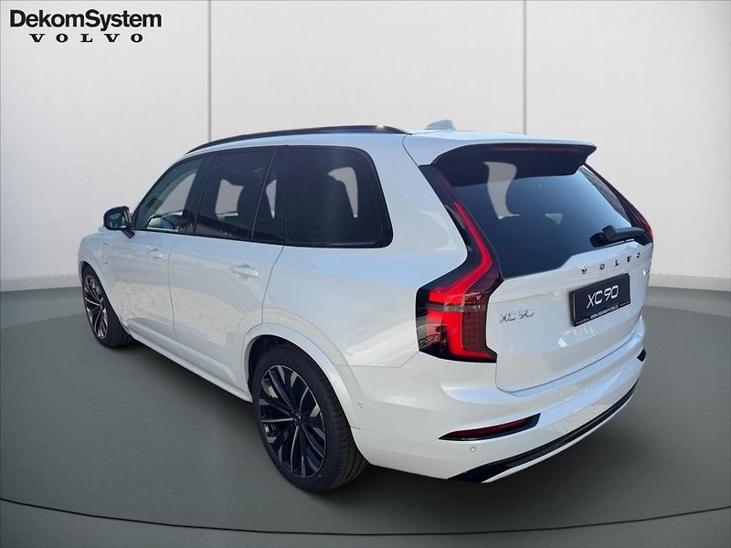 Volvo XC90 (2026) 2,0 XC90T8 Ultra Dark   5672 - fotka 4 z 13