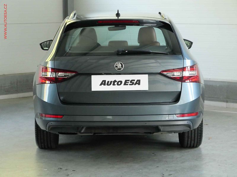 Škoda Superb (2015) 1.6 TDi, DSG, bixen, navi - fotka 5 z 22