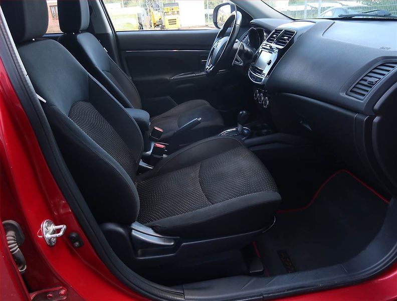 Mitsubishi ASX (2015) Intense 2.2 DI-D, 4X4 - fotka 9 z 18
