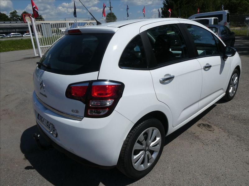 Citroën C3 1,2 i 60kW klima,závěs,2x kola - fotka 9 z 41