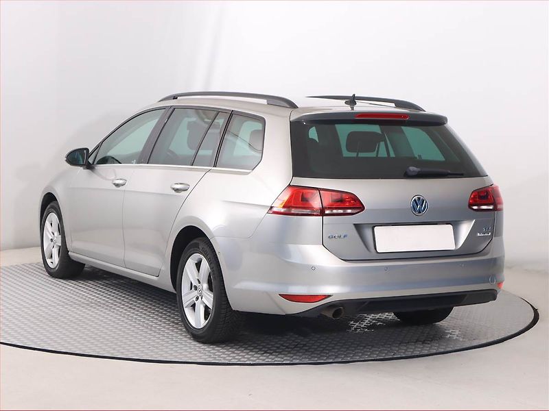 Volkswagen Golf (2014) Comfortline 1.2 TSI, Navi - fotka 4 z 20