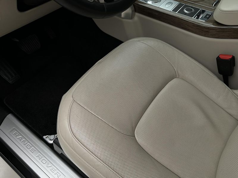Land Rover Range Rover 4.4 SDV8 VOGUE AUT CZ - fotka 17 z 52