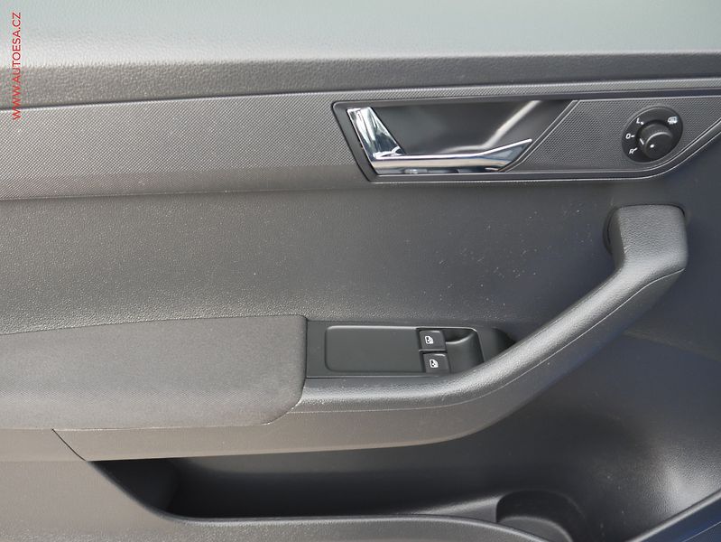 Škoda Fabia (2015) 1.2 TSi, Ambition, výhřev sed - fotka 15 z 16