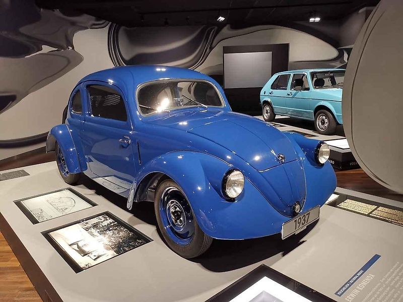 Tatra 87 je řazena k milníkům v automobilové historii