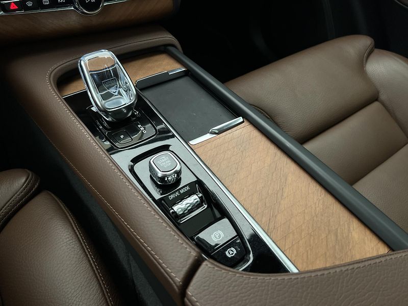 Volvo XC90 B5 AWD INSCRIPTION AUT - fotka 28 z 48