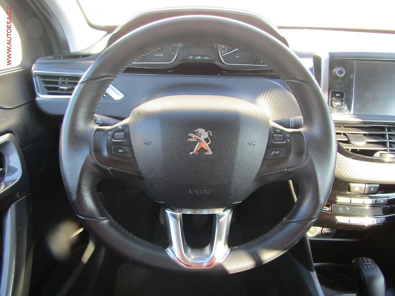 Peugeot 2008 (2018) 1.2 PT, ČR, Active - fotka 15 z 16