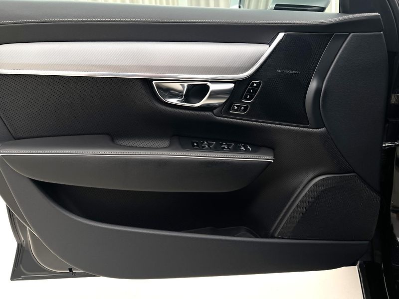 Volvo S90 D5 AWD R-DESIGN AUT - fotka 6 z 41