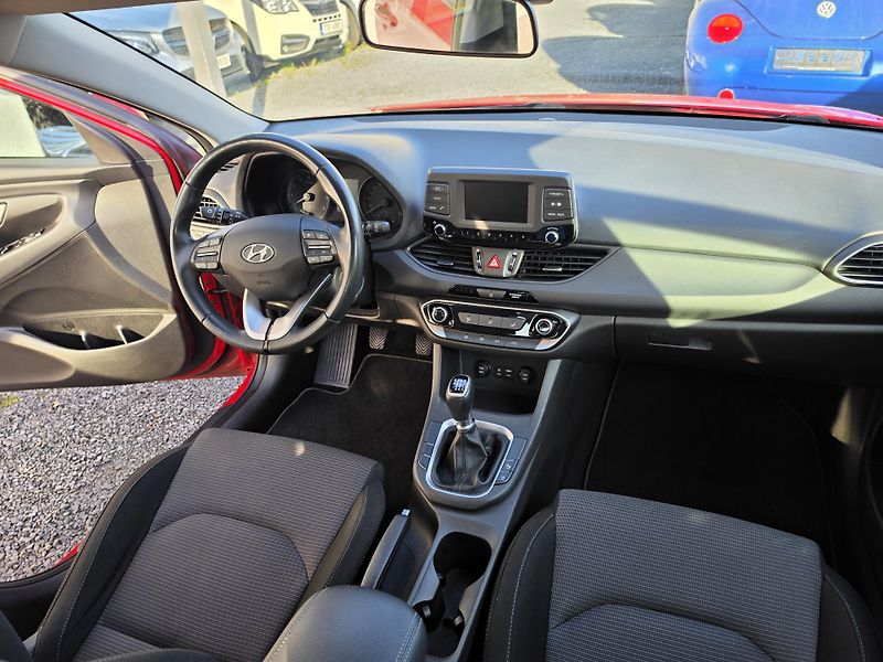 Hyundai i30 1.4 i atmosfera  - fotka 10 z 22