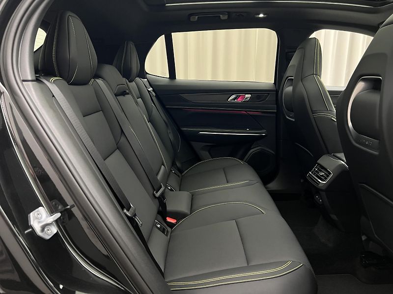 Lynk & Co 01 MORE PHEV AUT CZ 1.maj - fotka 22 z 55
