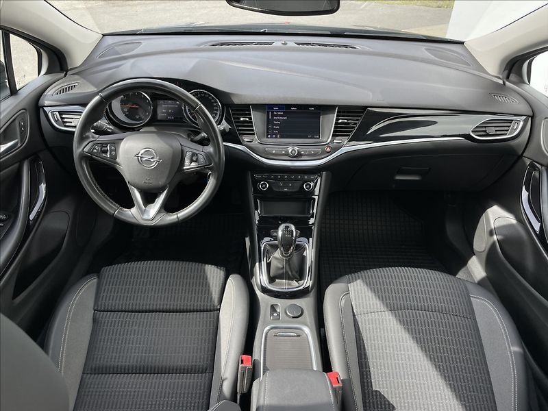 Opel Astra 1,2 Turbo Tourer Elegance ST - fotka 7 z 19