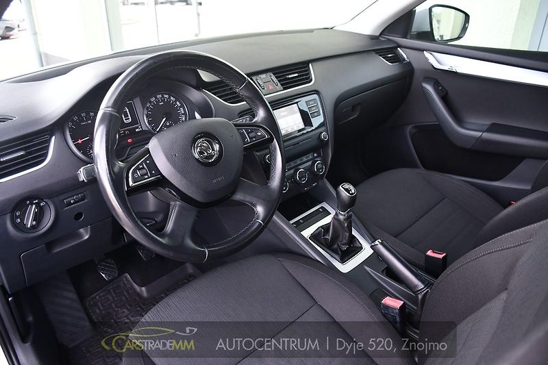 Škoda Octavia 2,0TDi - fotka 9 z 47