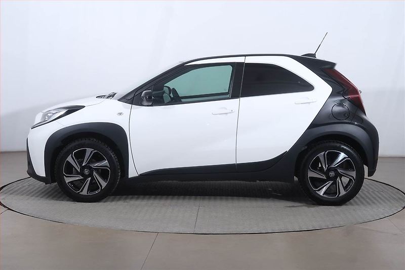 Toyota Aygo (2024) 1.0, Automat, Serv.kniha, Navi - fotka 3 z 23
