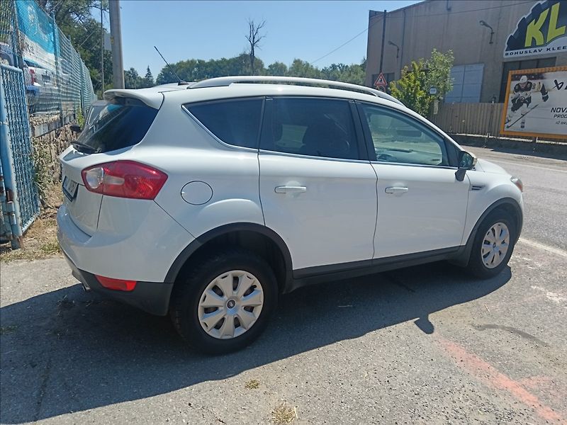 Ford Kuga 2,0 TDCi - fotka 12 z 21