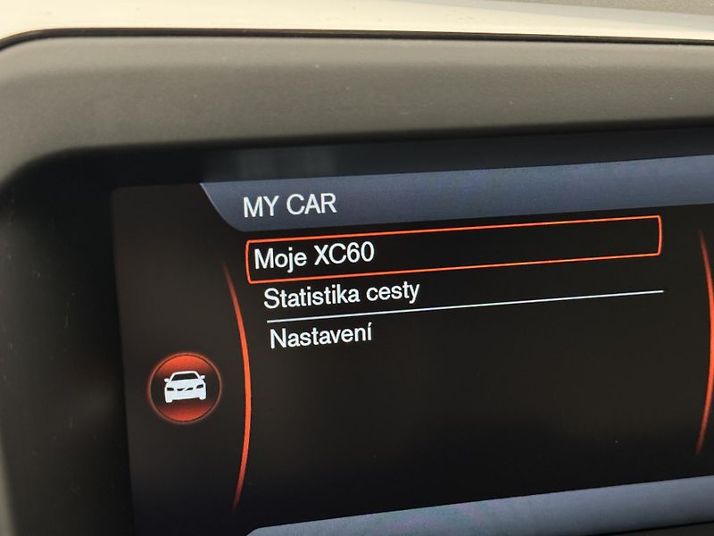 Volvo XC60 D4 AWD SUMMUM AUT CZ 1.maj - fotka 36 z 40