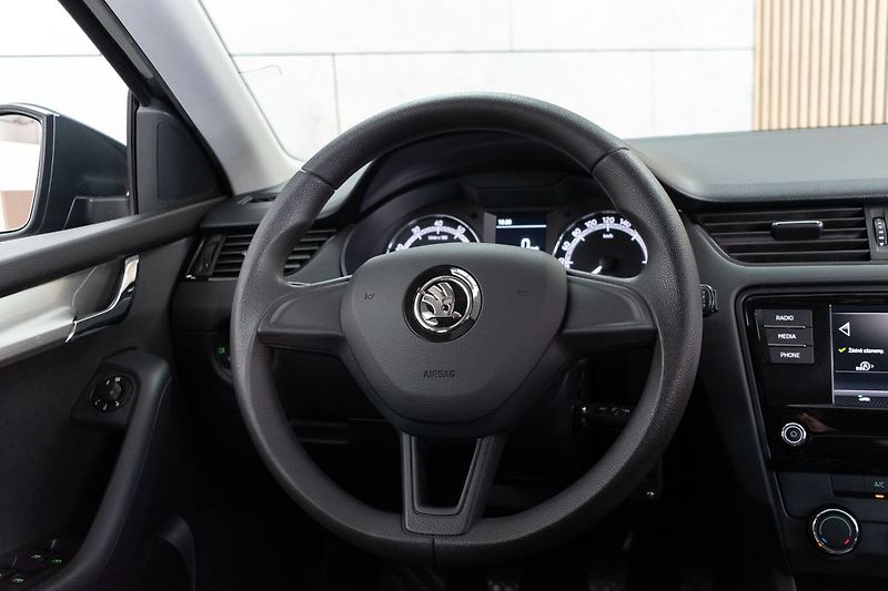 Škoda Octavia 1.5 TSI 110kW ACTIVE PLUS*ČR* - fotka 14 z 32