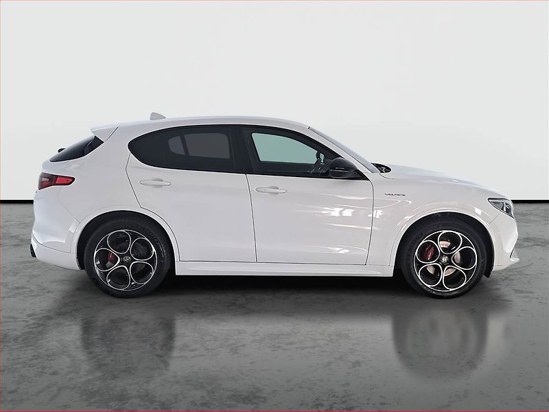 Alfa Romeo Stelvio (2024) Veloce 2.2 Diesel - fotka 6 z 21