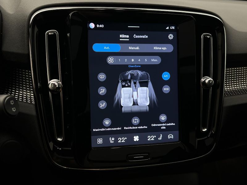 Volvo XC40 AWD TWIN MOTOR RECHARGE - fotka 32 z 44