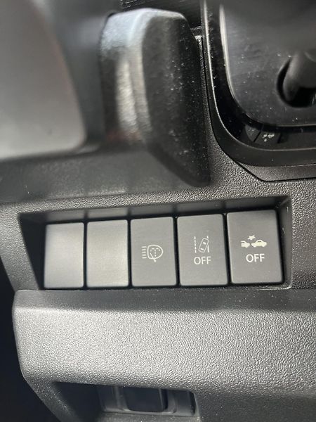 Suzuki Jimny 1.5/75kW,4x4, Comfort+, 4místa - fotka 33 z 38