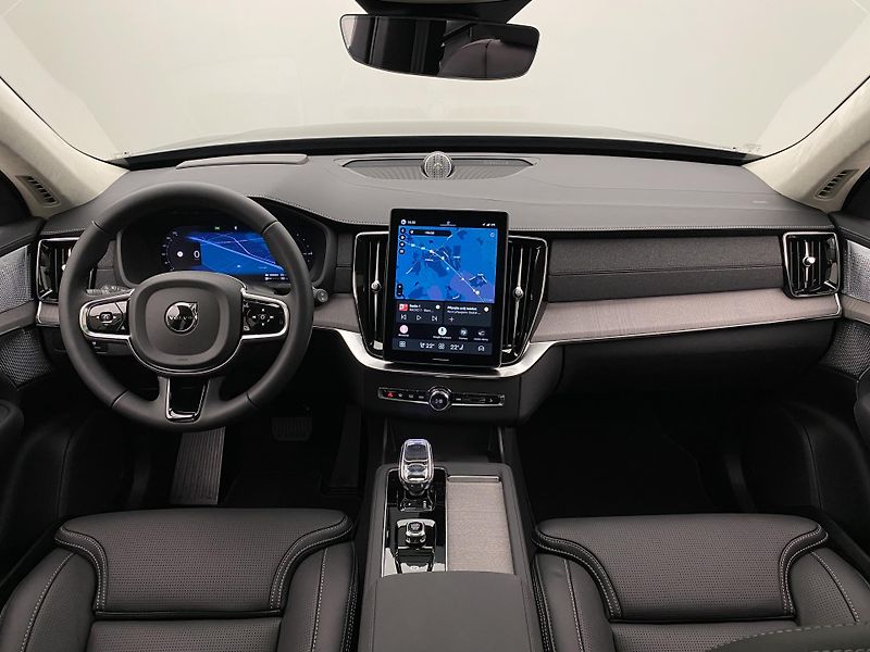 Volvo XC90 (2026) T8 AWD RECHARGE DARK ULTRA - fotka 2 z 76