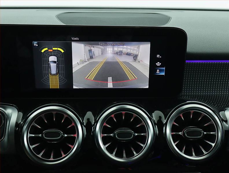 Mercedes-Benz EQB (2022) 300 4MATIC, SoH 95% - fotka 16 z 19