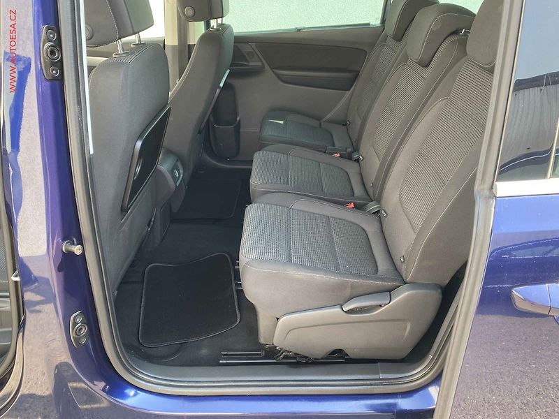 Volkswagen Sharan (2018) 2.0 TDi 7míst, Comfortline - fotka 10 z 17