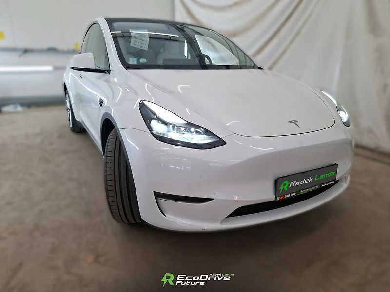 Tesla Model Y (2023) Bílý interiér, AMD, tažné - fotka 2 z 10
