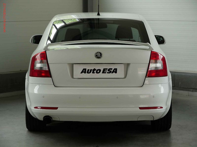 Škoda Octavia (2010) 1.2 TSi, ČR, AC, park.asist - fotka 5 z 18