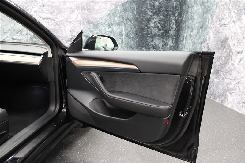 Tesla Model 3 0,0 Long Range 68 600KM - fotka 10 z 33