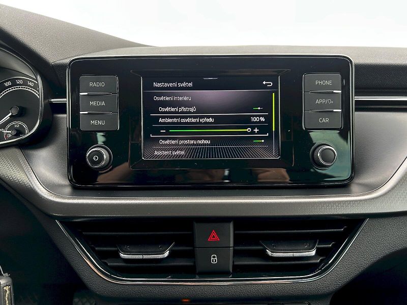 Škoda Kamiq (2021) 1.5 TSI 110kW MP6 Ambition - fotka 18 z 32