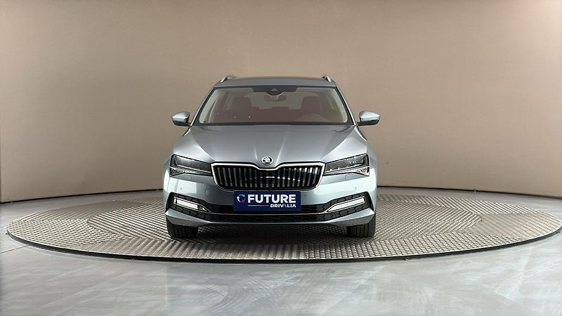 Škoda Superb 2.0 TDI DSG Style Combi - fotka 3 z 28