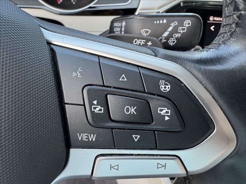 Volkswagen Passat 2,0 TDI DSG ELEGANCE 1.maj. ČR - fotka 32 z 50