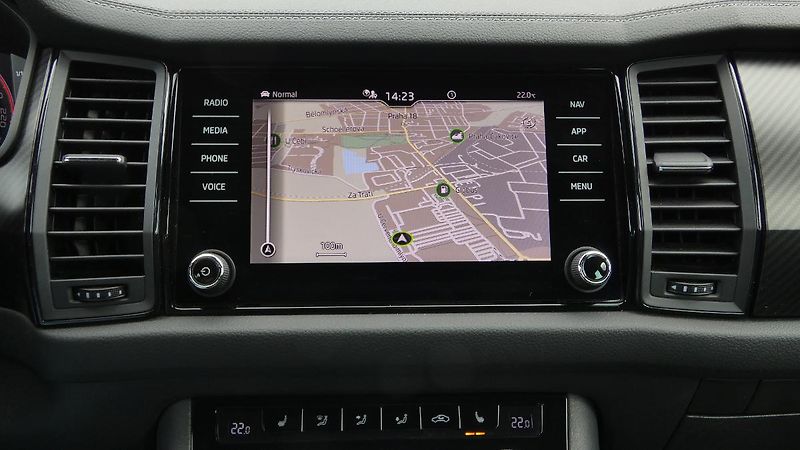 Škoda Kodiaq 2,0 TSI Sportline DSG 4x4 - fotka 15 z 28