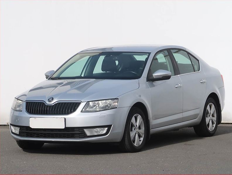 Škoda Octavia (2014) Elegance 2.0 TDI, Tempomat - fotka 2 z 16