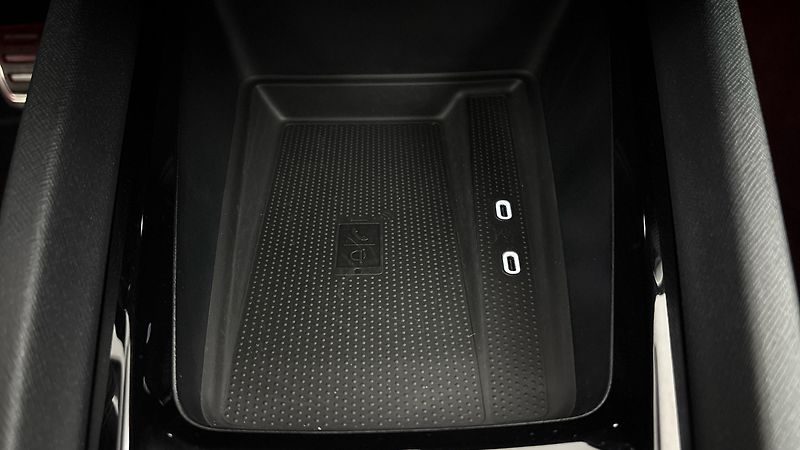Škoda Octavia 2.0 TDI DSG RS - fotka 27 z 33