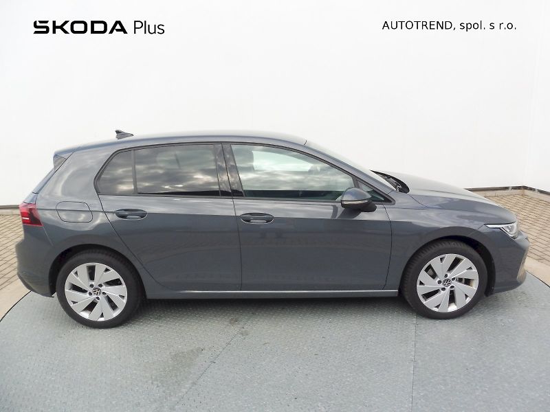 Volkswagen Golf (2025) People 1,5 TSI 85kW - fotka 25 z 26