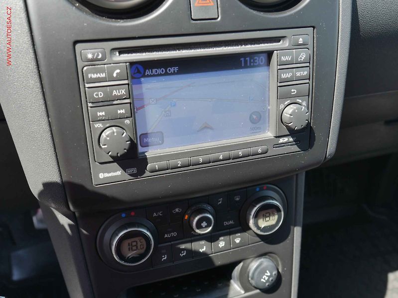 Nissan Qashqai (2011) 1.6 16V, ČR, Klima - fotka 11 z 17