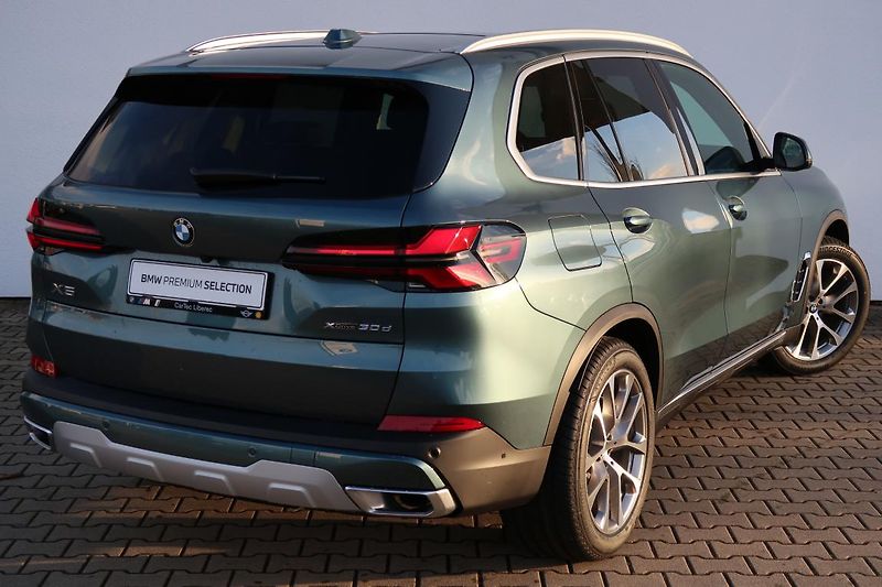 BMW X5 xDrive30d - fotka 3 z 6