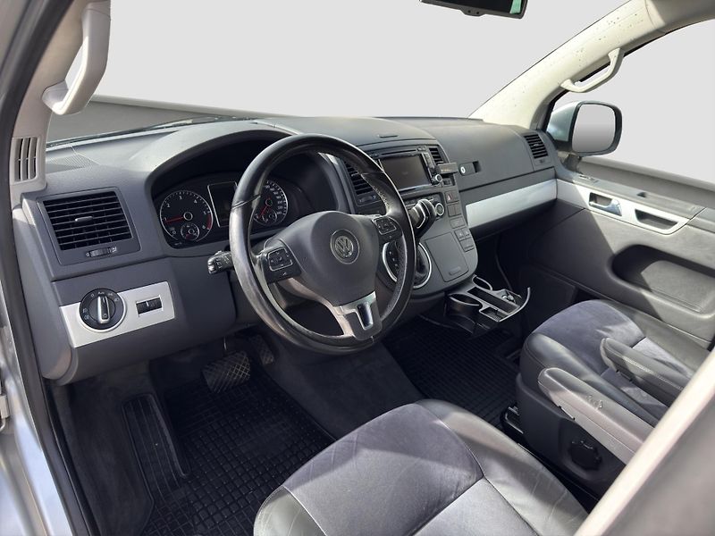 Volkswagen Multivan - fotka 10 z 23