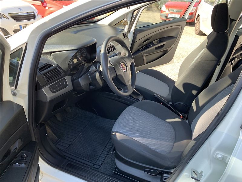 Fiat Punto 1,2 i - fotka 14 z 17