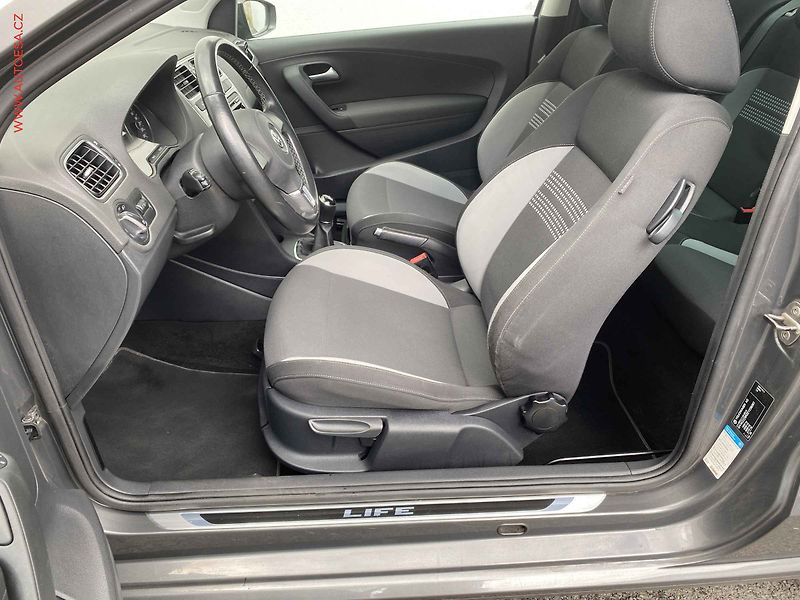 Volkswagen Polo (2014) 1.2 TSi, Life - fotka 9 z 18