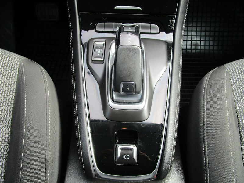 Opel Grandland 1.5CDTi 96kW AT8, aut. klima, - fotka 10 z 41